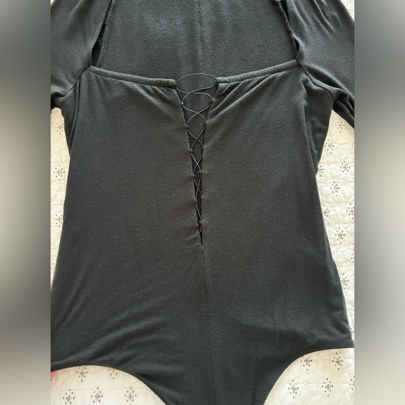 Alexander Wang Stretch Jersey Criss Cross Front Short Sleeve Bodysuit - Picture 6 of 11